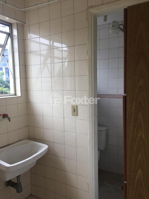 Image 7 - 885338
