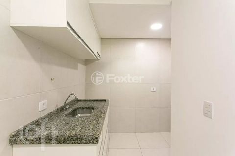 Image 7 - 885347