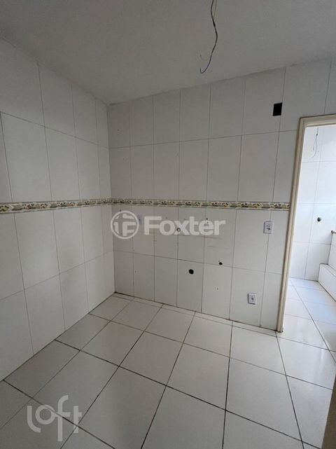 Image 8 - 885349