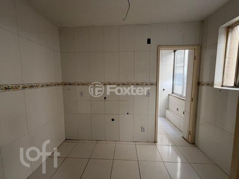 Image 7 - 885349