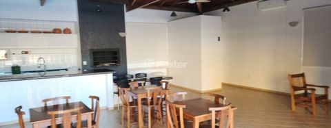 Image 8 - 885365