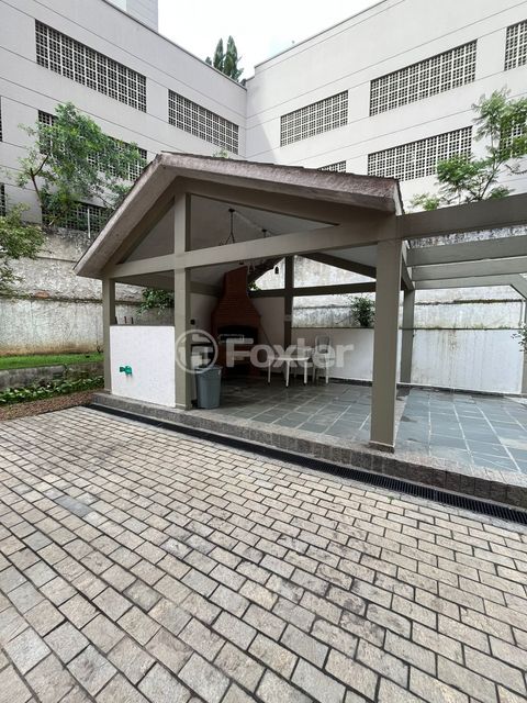 Image 7 - 885370