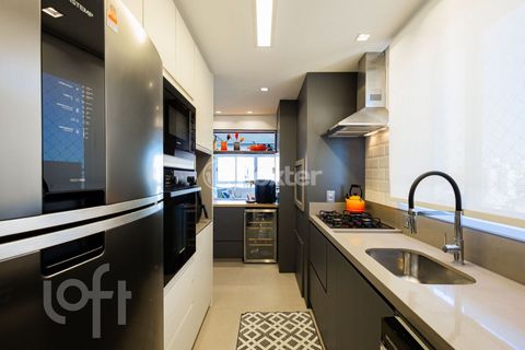 Image 8 - 885416