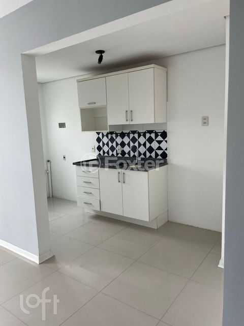 Image 5 - 885417