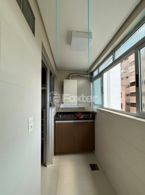 Image 7 - 885468