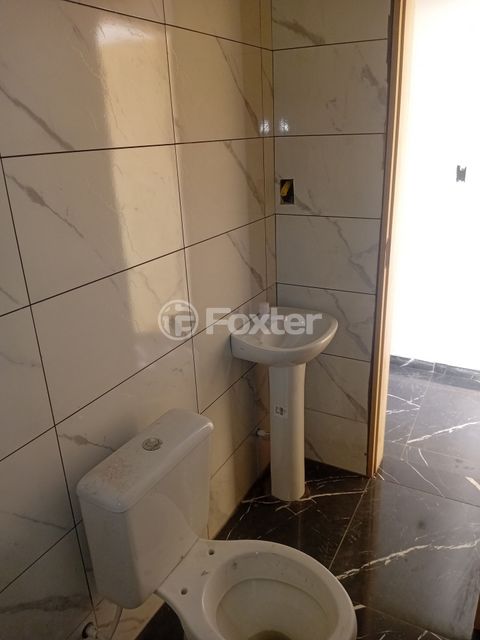 Image 8 - 885484