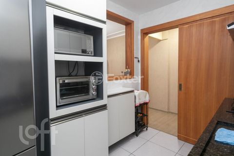 Image 17 - 885512