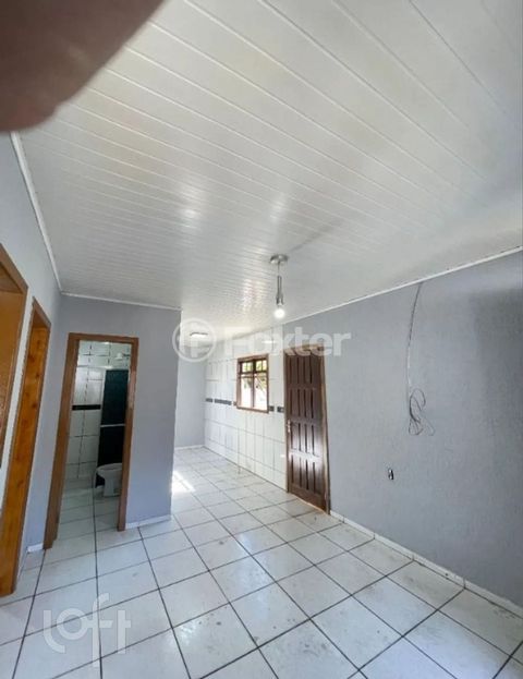 Image 3 - 885515