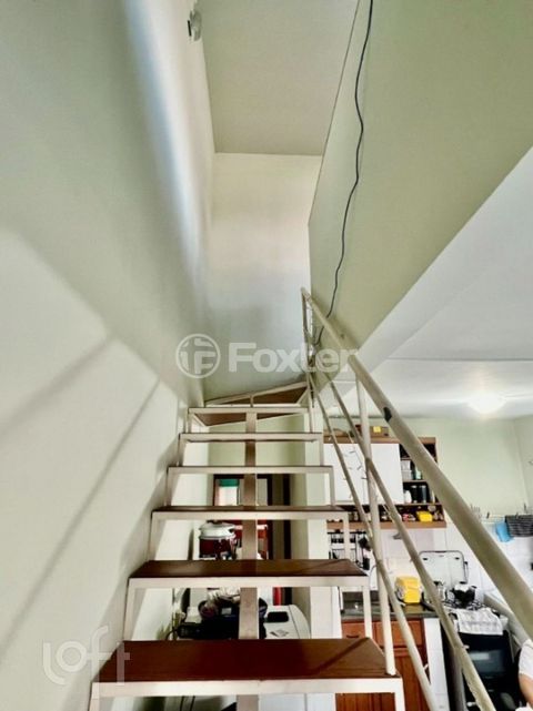 Image 8 - 885557