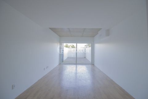Image 3 - 885572