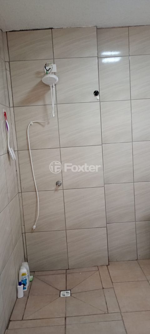 Image 6 - 885595