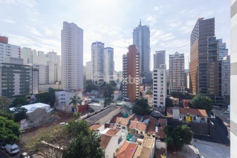 Image 5 - 885596