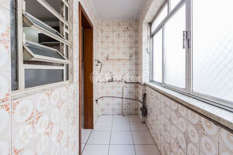 Image 18 - 885602