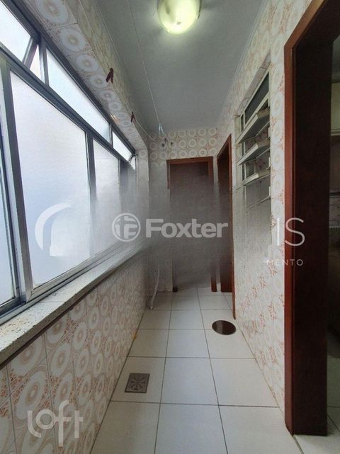 Image 8 - 885602