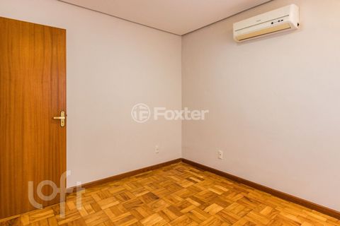 Image 7 - 885602