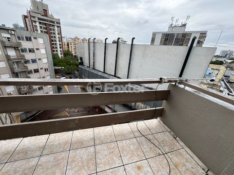 Image 8 - 885609