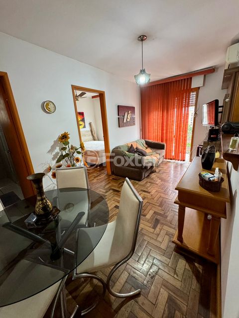 Image 6 - 885609