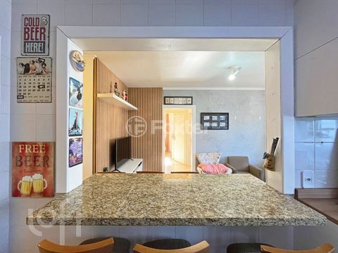 Image 7 - 885610