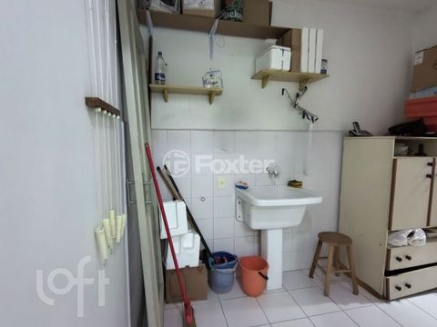 Image 8 - 885611