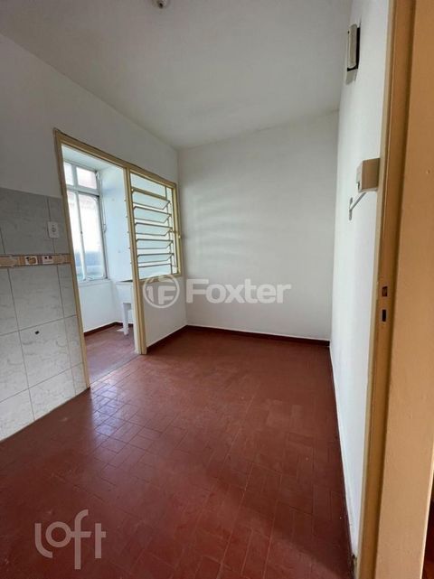 Image 7 - 885612