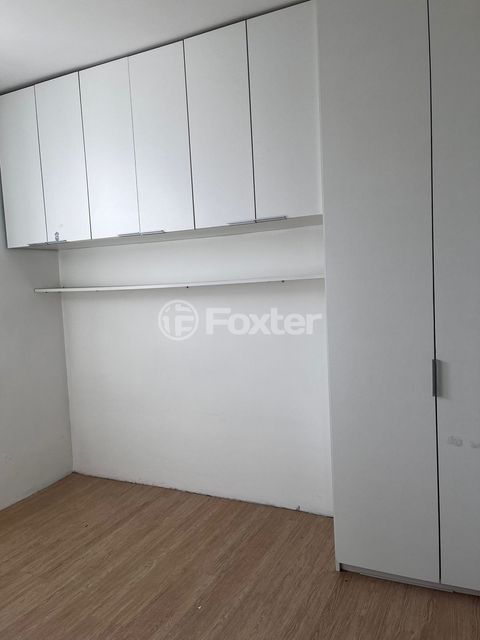 Image 7 - 885616