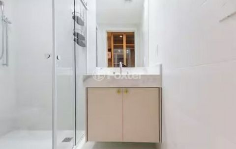 Image 3 - 885619