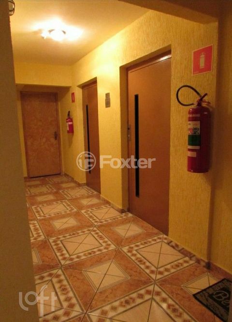 Image 17 - 885625