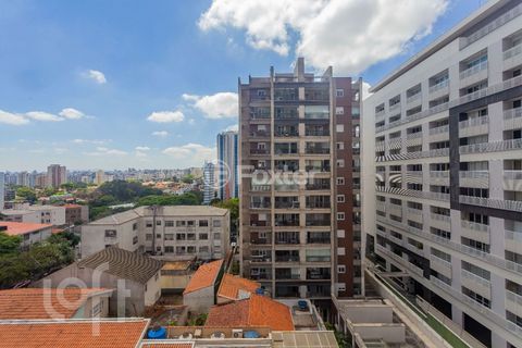Image 8 - 885627