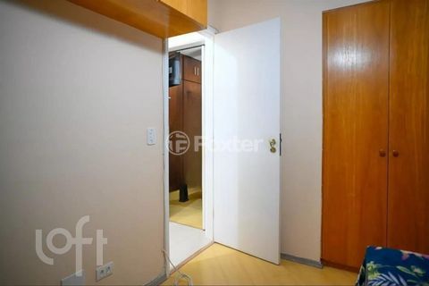 Image 7 - 885628