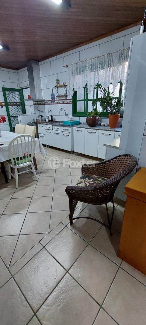 Image 7 - 885640