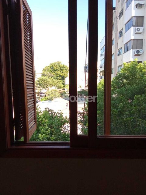 Image 8 - 885642