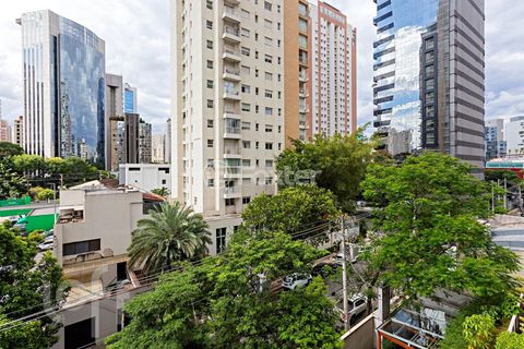 Image 16 - 885646