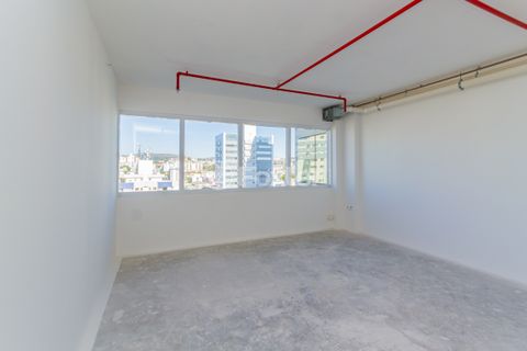 Image 17 - 885649