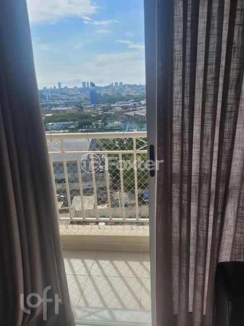 Image 1 - 885693