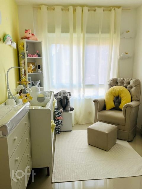 Image 12 - 885709
