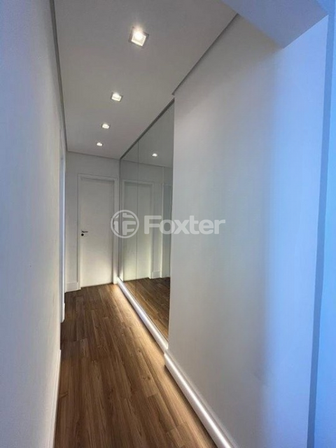 Image 7 - 885716