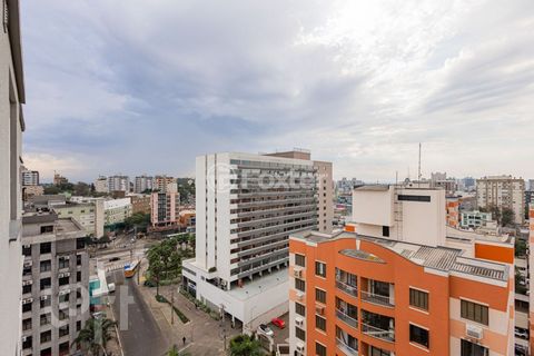 Image 7 - 885720