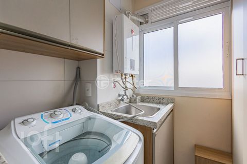 Image 8 - 885720