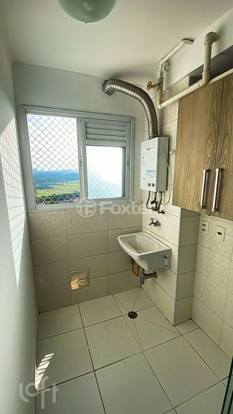 Image 4 - 885730