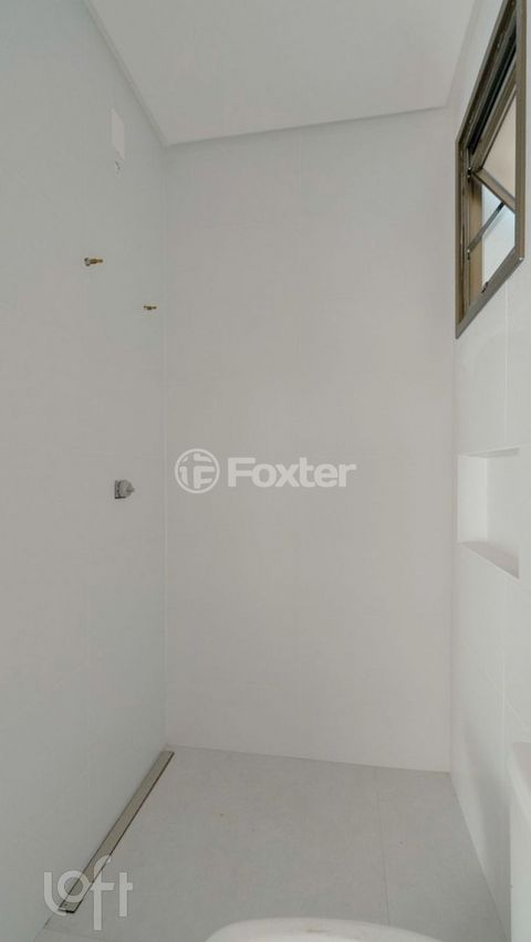 Image 4 - 885731