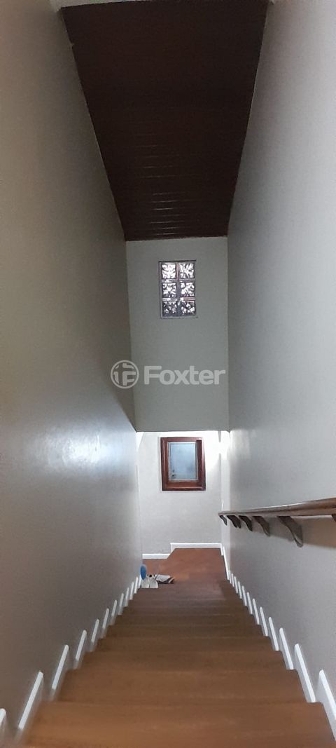 Image 4 - 885736