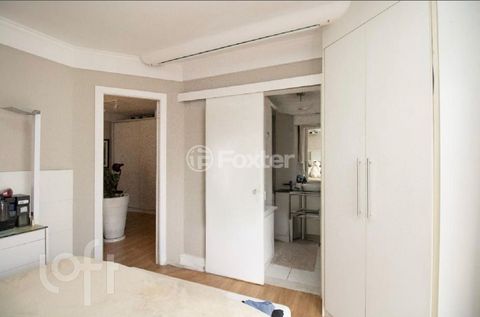 Image 9 - 885745
