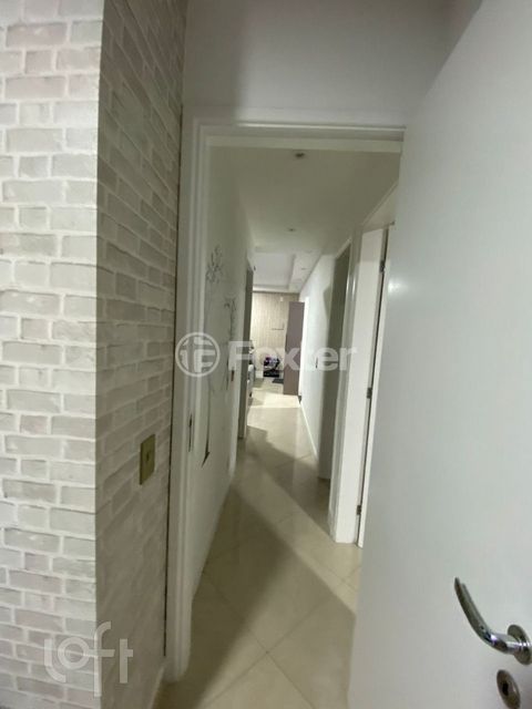 Image 8 - 885749