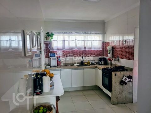 Image 11 - 885753
