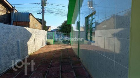 Image 10 - 885778