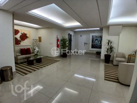 Image 17 - 885779