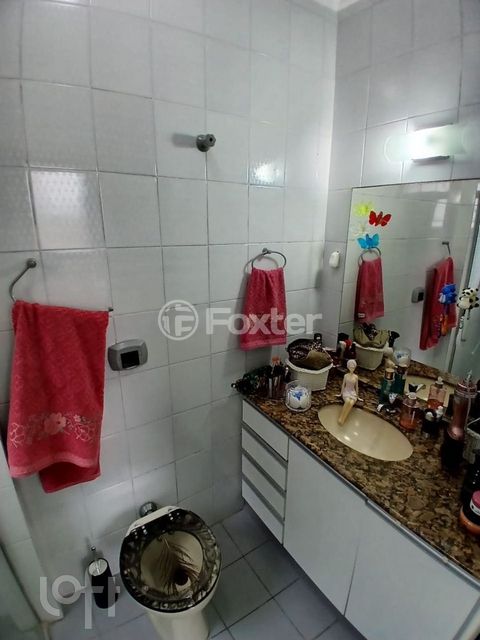 Image 4 - 885779