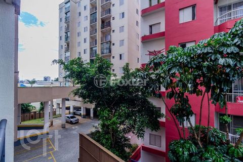 Image 10 - 885800
