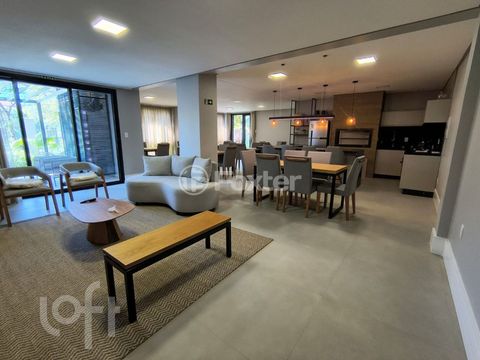 Image 10 - 885804