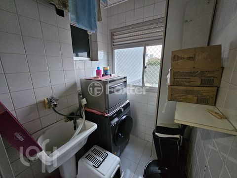 Image 6 - 885811